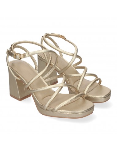 Sandalias Doradas de Tacón con Diseño de Tiras 1 Sandalias Doradas de Tacón con Diseño de Tiras