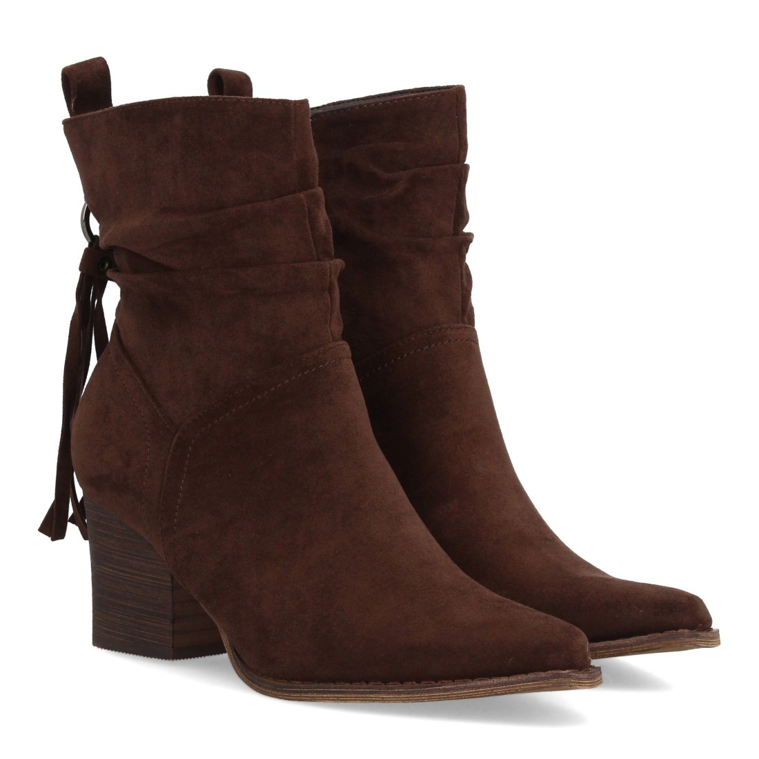 Botín de Tacón Caña Arrugada con Flecos Café 1 Botín de Tacón Caña Arrugada con Flecos Café