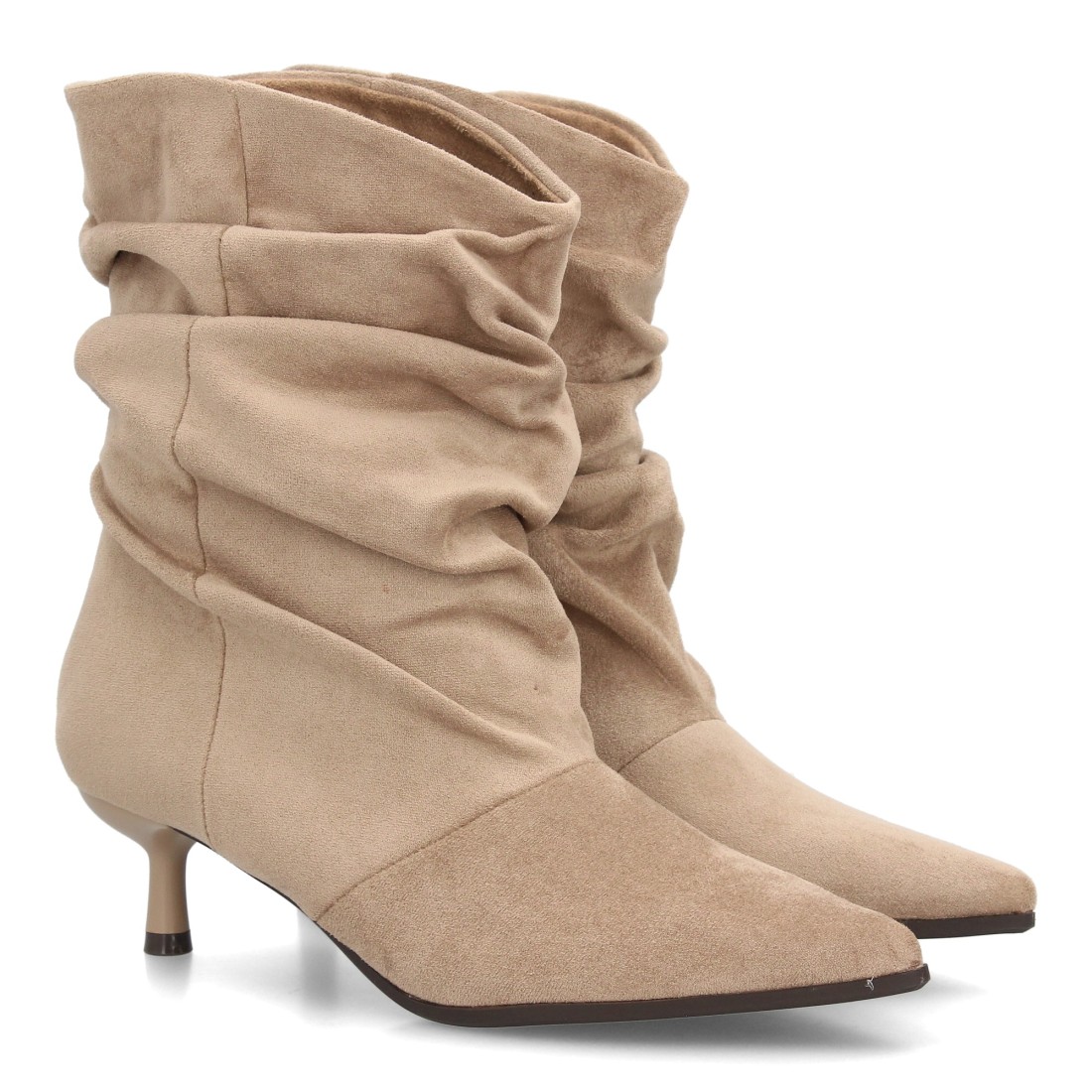 Botas Arrugadas Beige de Antelina 1 Botas Arrugadas Beige de Antelina